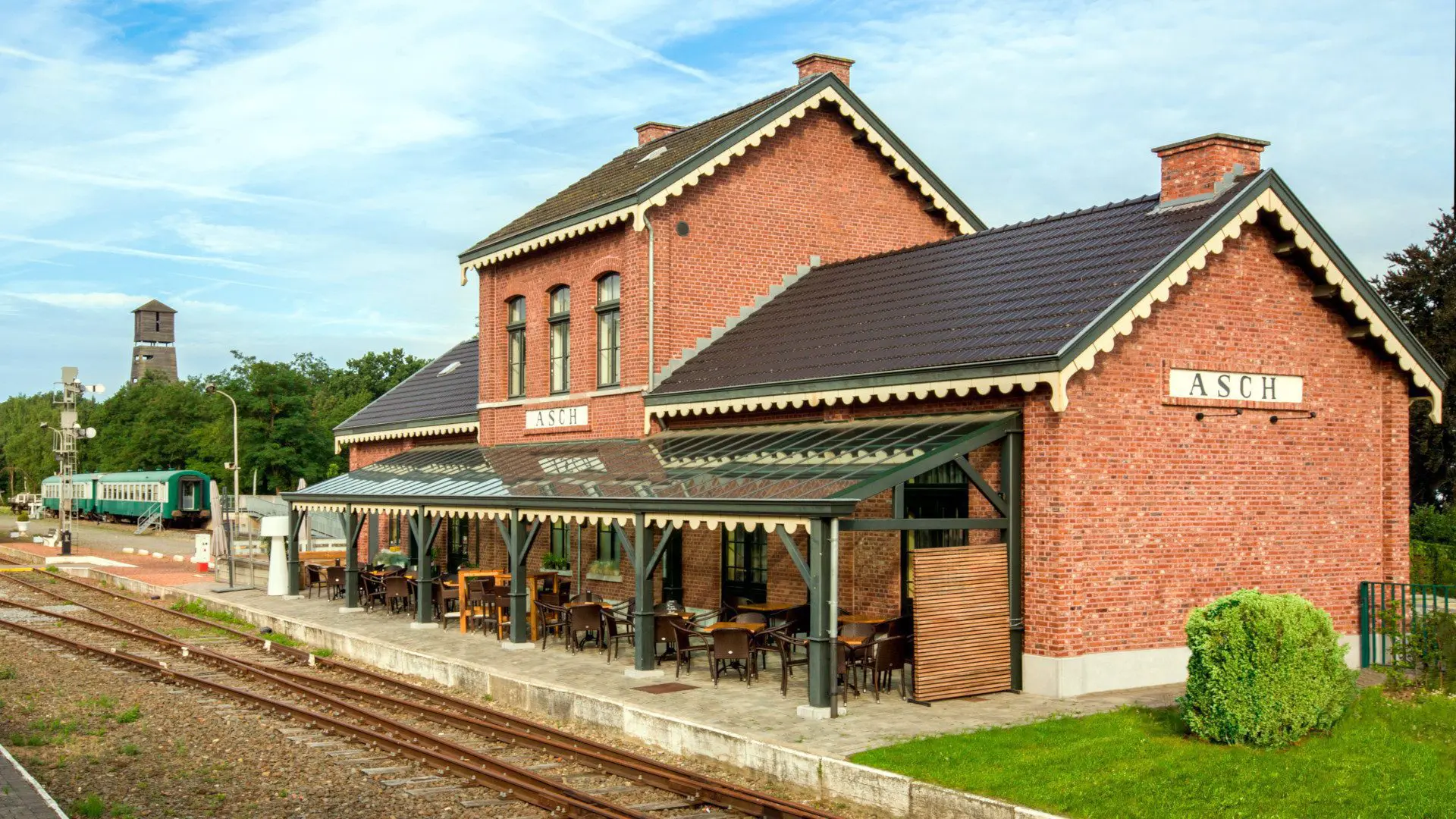 foto_3 Het pittoreske stationnetje van As, eindpunt van onze wandeling, stille getuige van het Limburgse steenkoolmijnverleden.