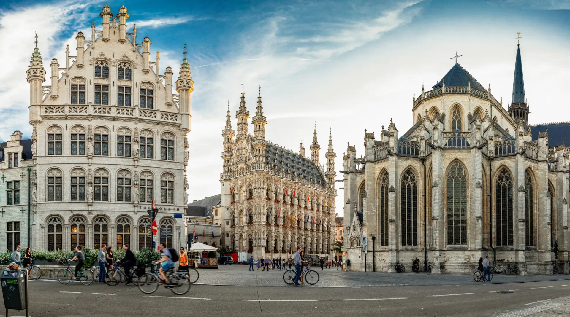 lov02_leuven-stadhuis-sint-pieterskerk_© Visit Leuven - © KEV&CAM