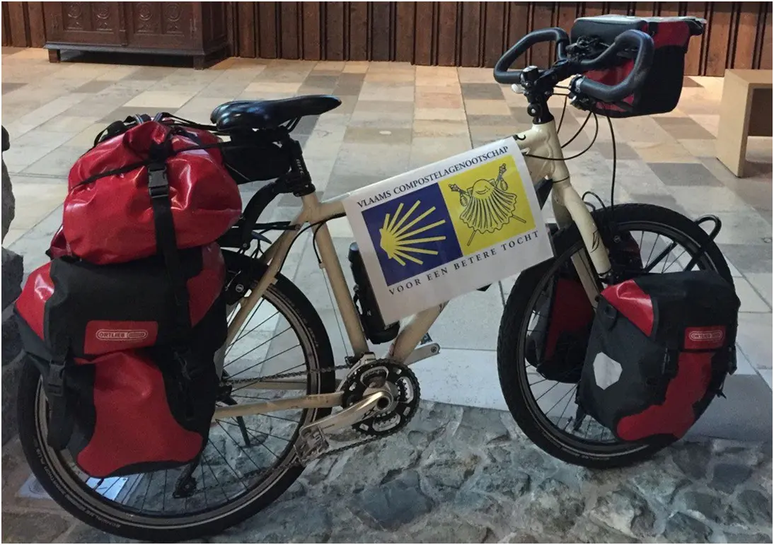 fiets-met-uitrusting_van_frieda.bakx Fiets klaar voor vertrek