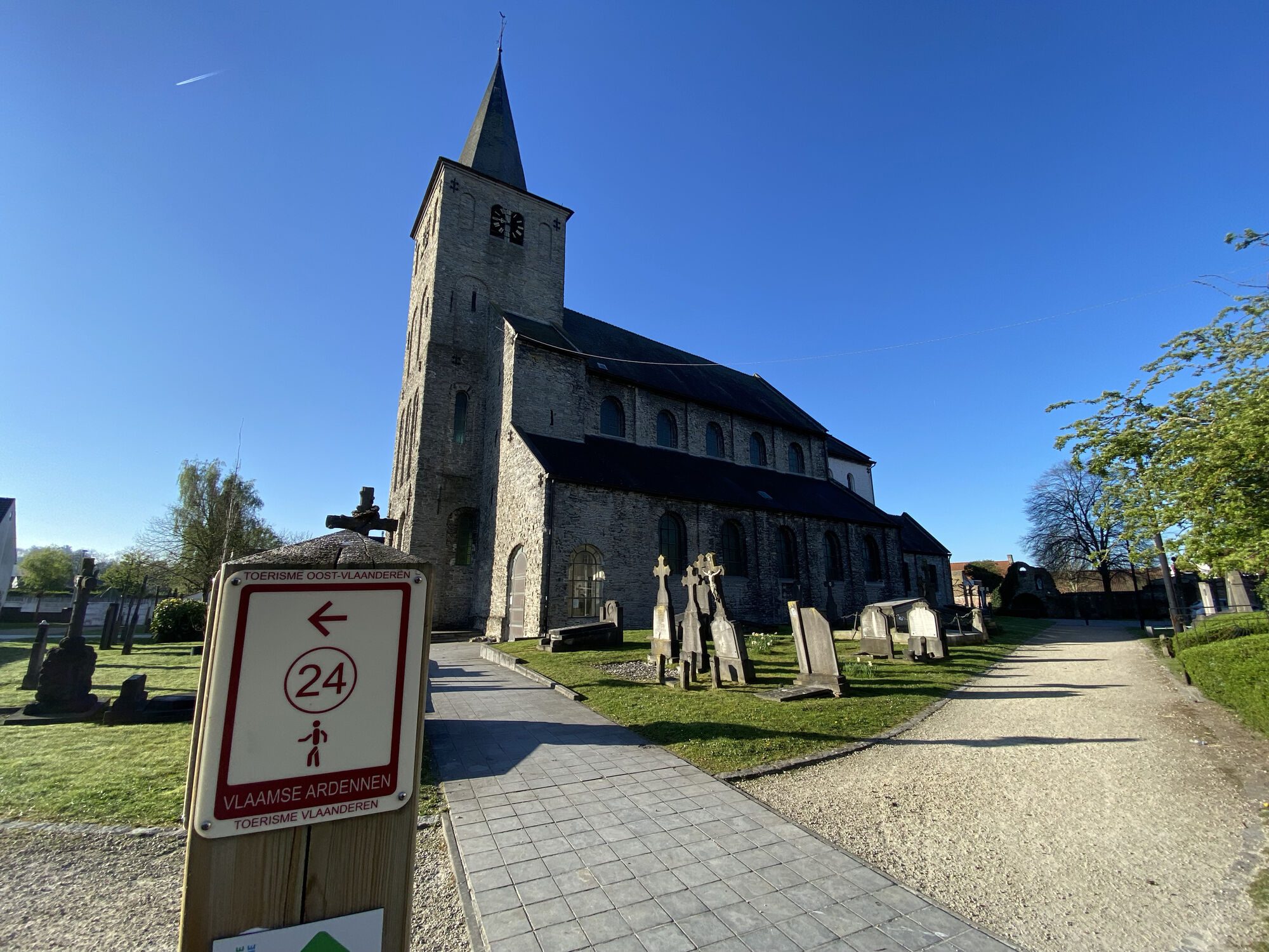 St-Laurentiuskerk op het Enameplein